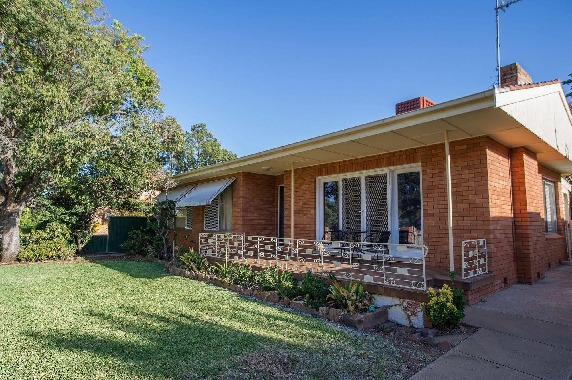 Manera Heights Apartments Dubbo Esterno foto